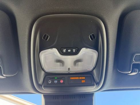 Used 2024 Chevrolet Colorado LT w/ LT Convenience Package image 7