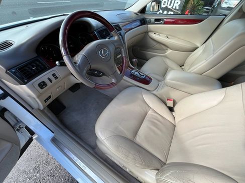 Used 2003 Lexus ES 330 image 10