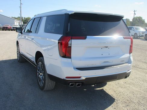 New 2026 GMC Yukon XL Denali w/ Sun & Power Step Package image 7