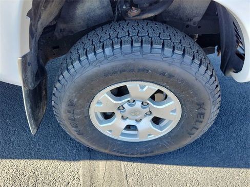 Used 2010 Toyota Tacoma Base 4D Double Cab image 19