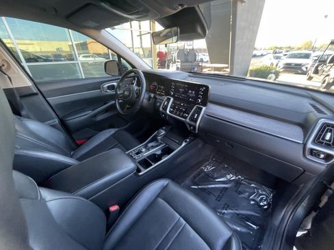 Used 2021 Kia Sorento EX image 24