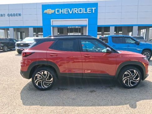 New 2026 Chevrolet TrailBlazer RS w/ Driver Confidence Package FWD image 3