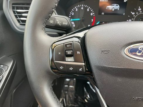 Used 2022 Ford Escape SEL image 18