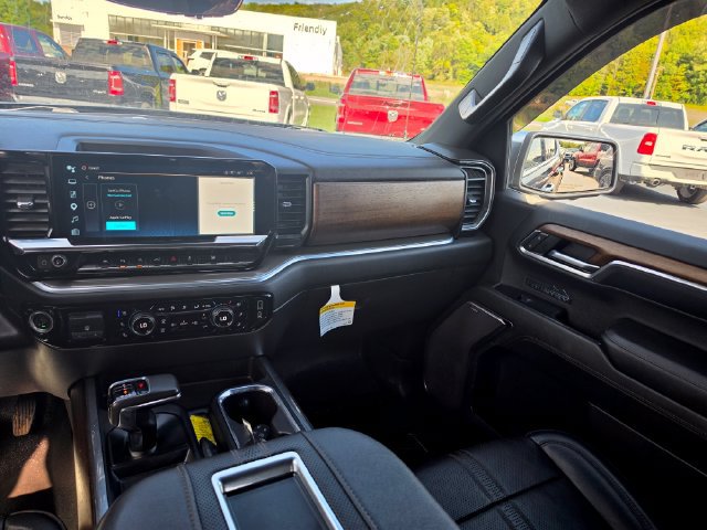 Used 2022 Chevrolet Silverado 1500 High Country w/ Technology Package AWD/4WD image 12