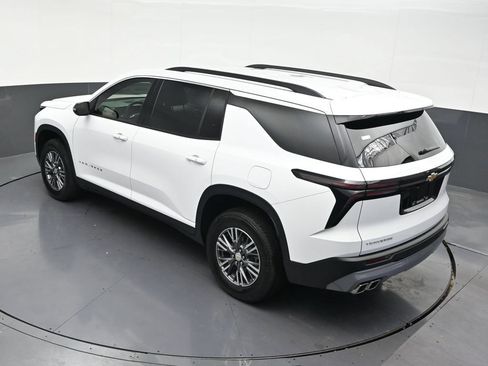 Used 2026 Chevrolet Traverse LT FWD image 19