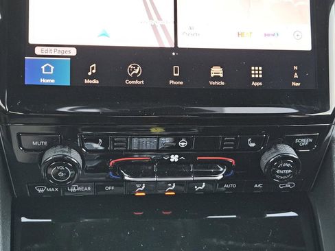 New 2025 Jeep Grand Cherokee Limited image 11