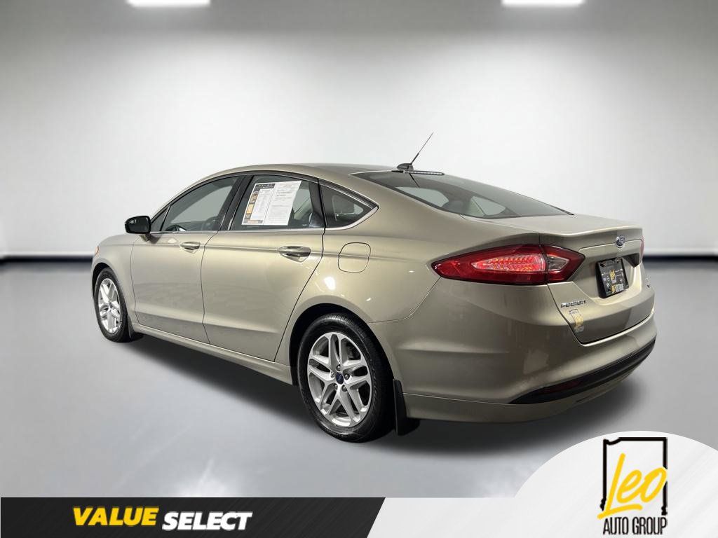 Used 2015 Ford Fusion SE FWD image 5