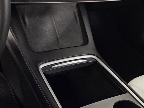 Used 2022 Tesla Model 3 Performance image 16