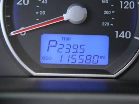 Used 2012 Hyundai Santa Fe GLS AWD/4WD image 25