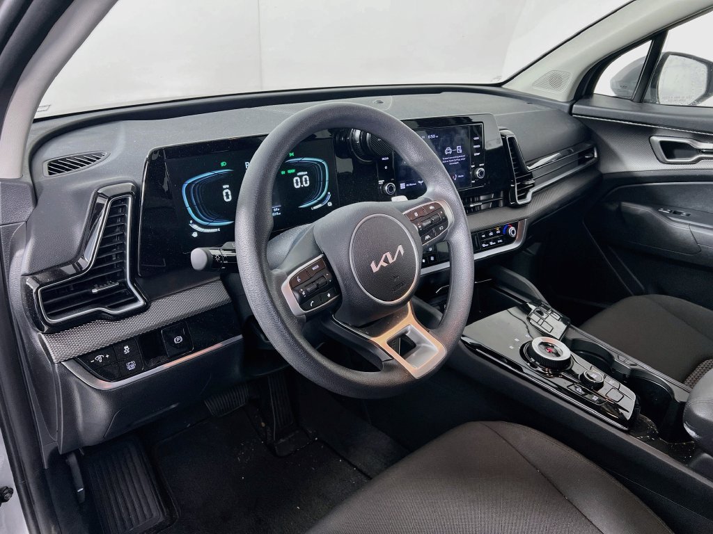 Certified 2025 Kia Sportage LX FWD image 6