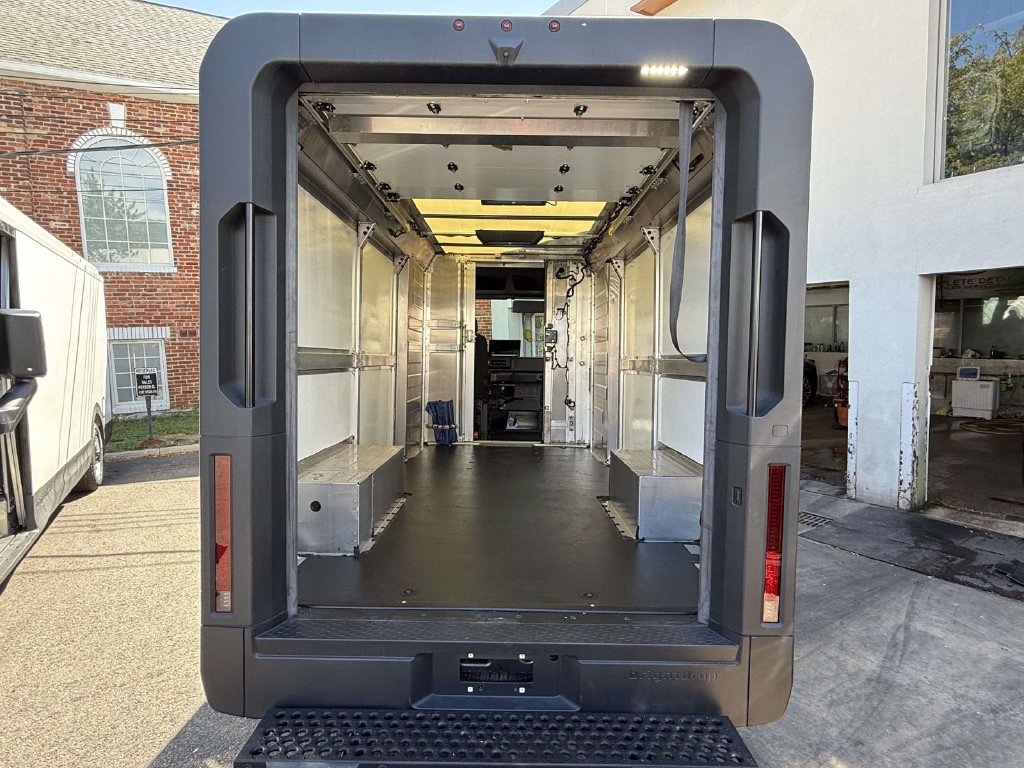 Used 2024 Chevrolet Brightdrop 600 w/ Commercial Equipment Package AWD/4WD image 4