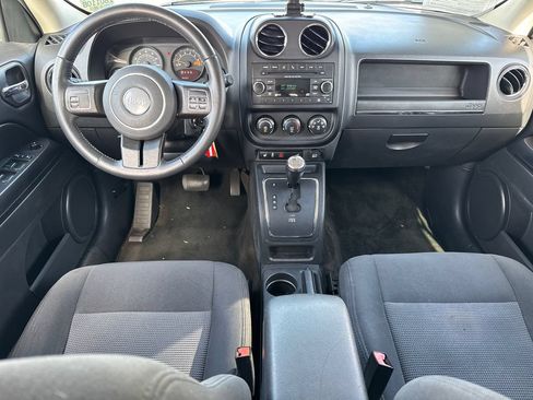 Used 2017 Jeep Patriot Latitude AWD/4WD image 23