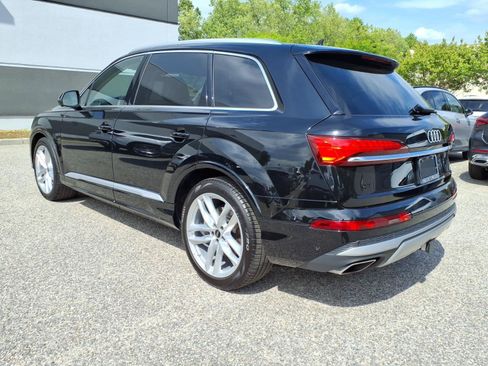 Used 2025 Audi Q3 2.0T Premium Plus w/ Premium Plus Package AWD/4WD image 8