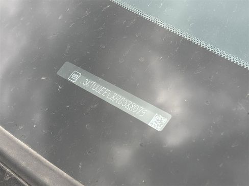 Used 2024 GMC Sierra 1500 AT4 w/ Technology Package image 11