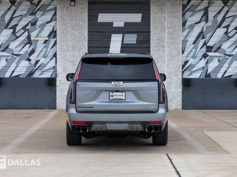 Used 2023 Cadillac Escalade ESV V image 13