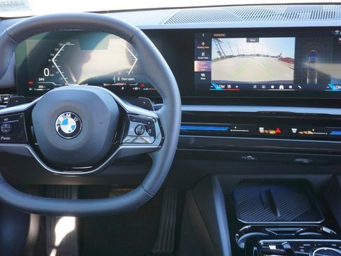 Used 2024 BMW 530i 530i w/ Convenience Package image 28