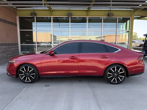 Used 2024 Honda Accord Touring image 7