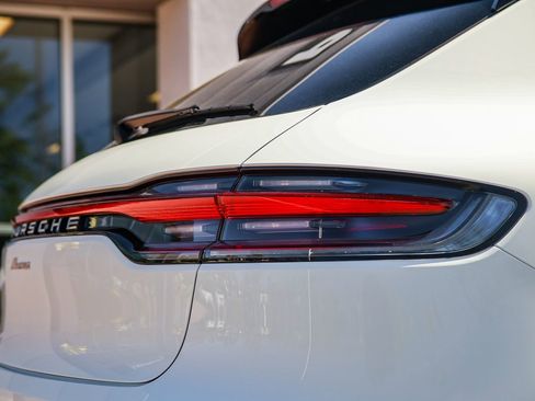 Used 2024 Porsche Macan image 7