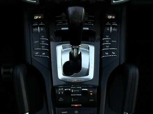 Used 2014 Porsche Cayenne Turbo image 18