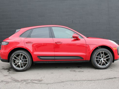 New 2026 Porsche Macan image 8