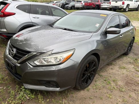 Used 2018 Nissan Altima 2.5 SV FWD image 3