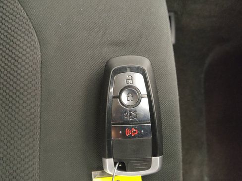 Used 2020 Ford Fusion SE FWD image 32