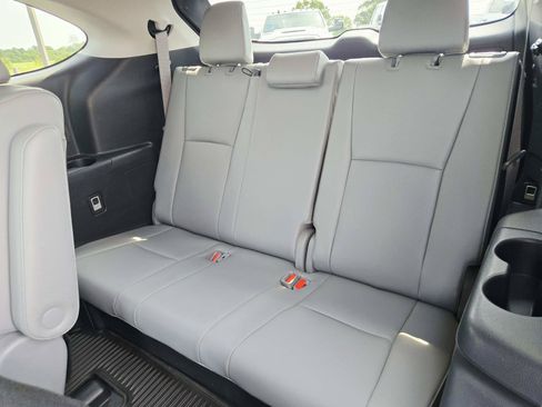 Used 2023 Toyota Highlander Platinum AWD/4WD image 15
