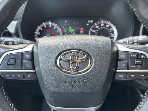 Used 2023 Toyota Highlander LE FWD image 23