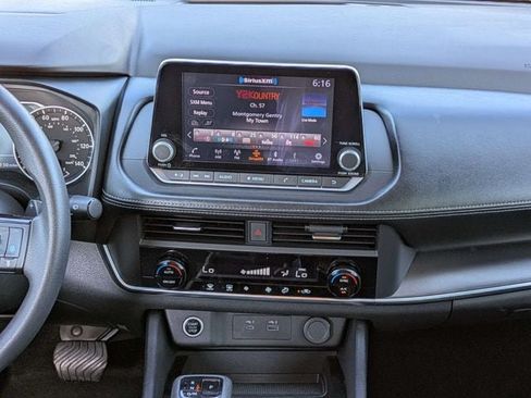 Used 2023 Nissan Rogue SV FWD image 19