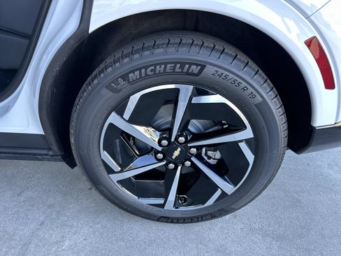 Used 2024 Chevrolet Equinox EV LT FWD image 10