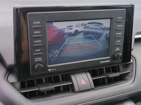 Used 2022 Toyota RAV4 XLE w/ Convenience Package image 18