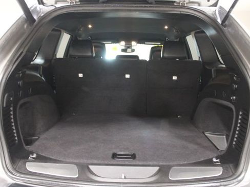 Used 2019 Jeep Grand Cherokee Limited AWD/4WD image 13