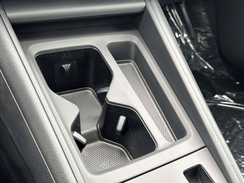 New 2026 Volkswagen Tiguan SE FWD image 25