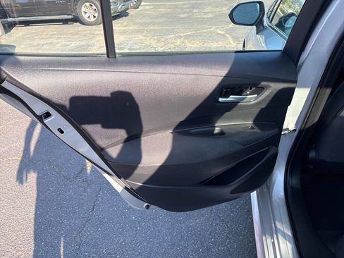 Used 2021 Toyota Corolla LE FWD image 22