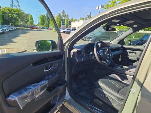 New 2026 Honda Pilot TrailSport image 25