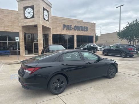 Used 2023 Hyundai Elantra SEL FWD image 1