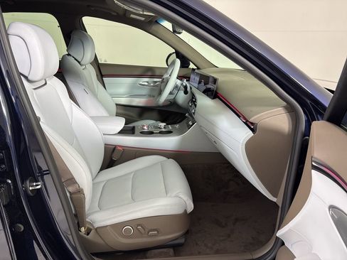 New 2026 Genesis GV70 2.5T Advanced AWD/4WD image 12