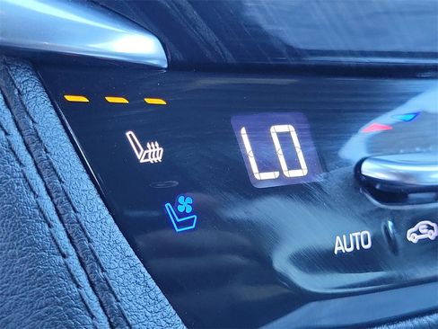 Certified 2023 Cadillac XT6 Premium Luxury image 35