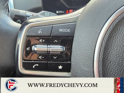 Used 2025 Kia Sorento SX Prestige AWD/4WD image 12