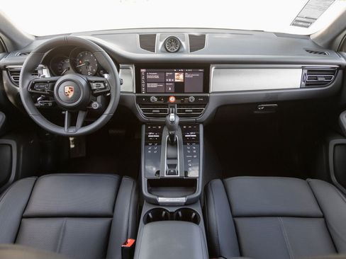 New 2026 Porsche Macan image 12