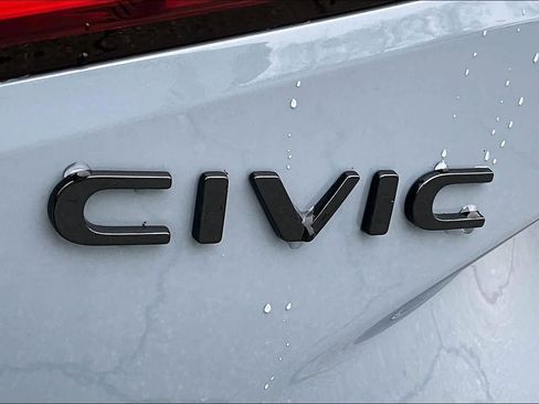 Used 2024 Honda Civic Sport Touring image 10