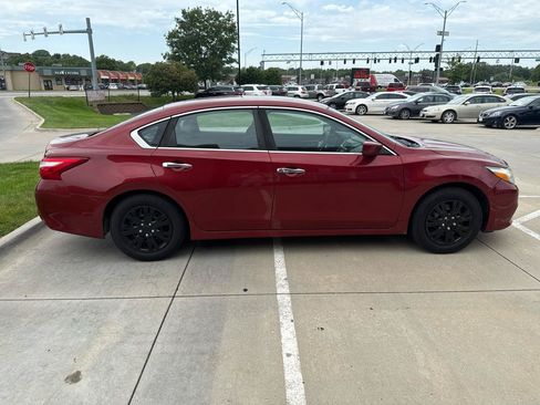 Used 2016 Nissan Altima 2.5 S w/ Power Driver Seat Package FWD image 5