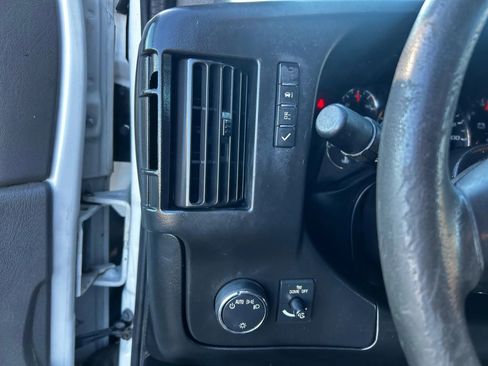 Used 2017 GMC Savana 3500 image 11