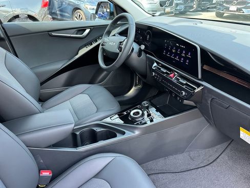 New 2026 Kia Niro Wind image 14