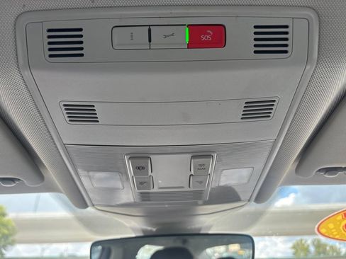 Used 2025 Volkswagen Jetta SE FWD image 30