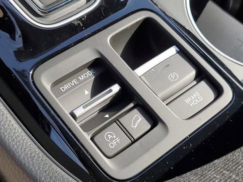 New 2025 Honda Pilot Sport image 24