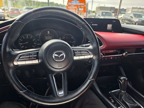 Used 2019 MAZDA MAZDA3 AWD Hatchback w/ Premium Pkg image 18
