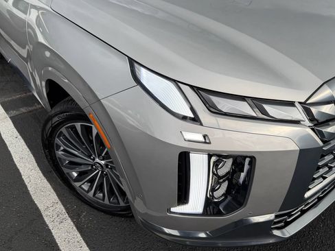 Used 2025 Hyundai Palisade Calligraphy AWD/4WD image 2