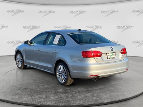 Used 2011 Volkswagen Jetta SEL FWD image 6