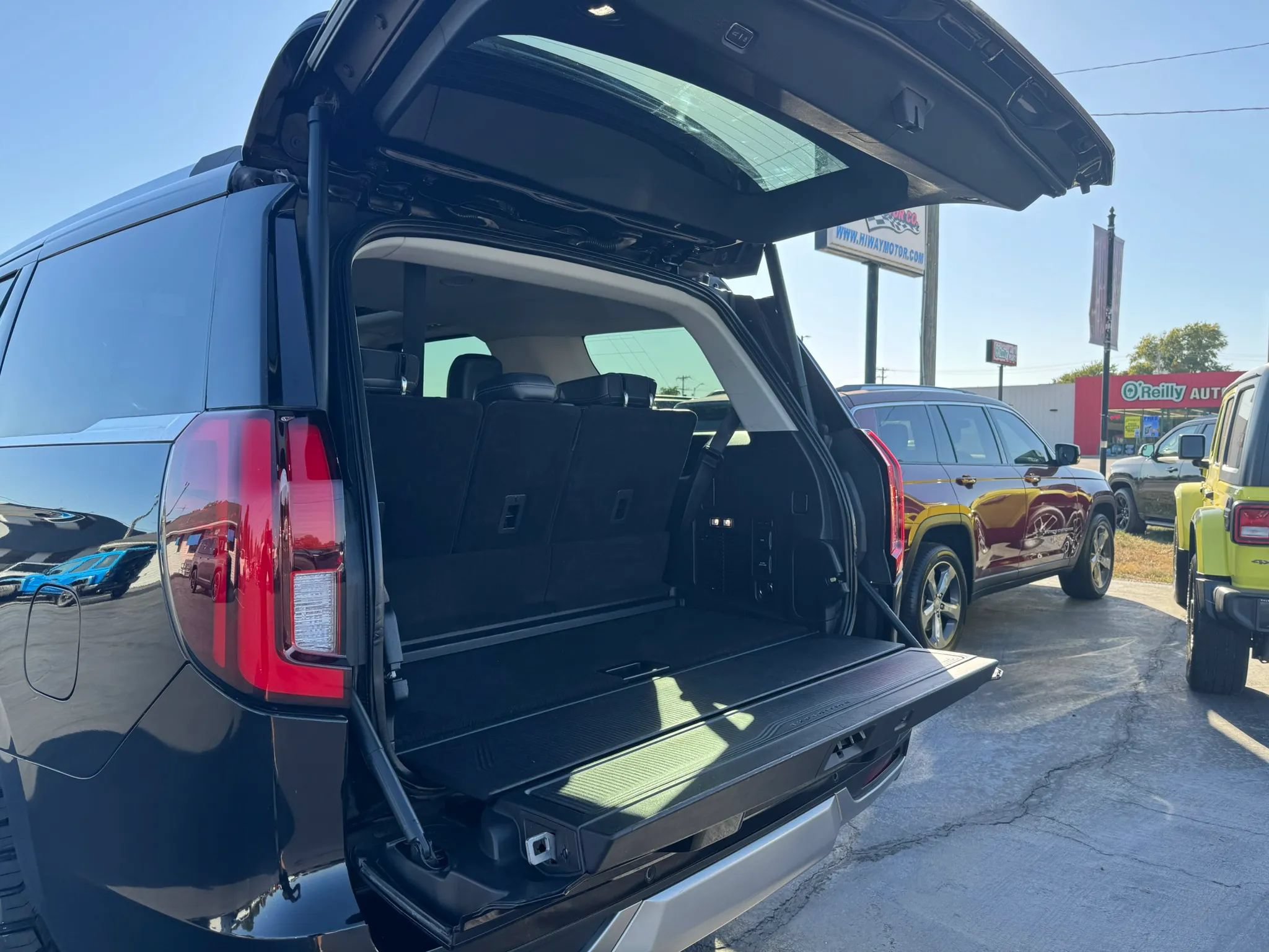 Used 2025 Ford Expedition Platinum AWD/4WD image 17